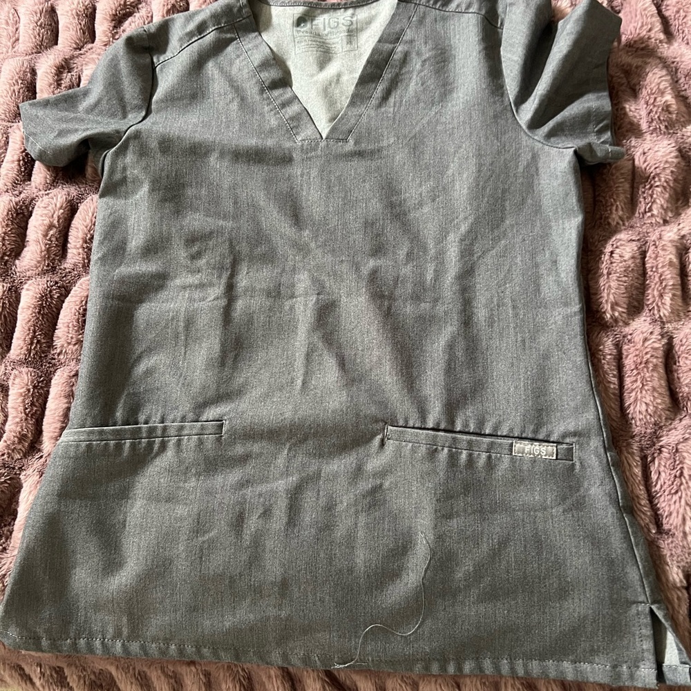 Figs scrub top
